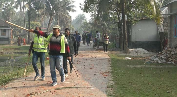 ঝিনাইদহে দু’দল গ্রামবাসীর সংঘর্ষে ৫০ জন আহত